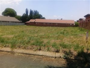 1190 m² Land available in Rensburg