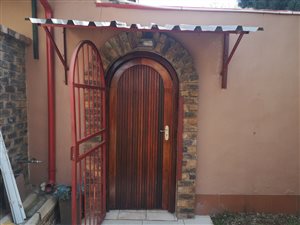 1 Bed Apartment in Queenswood