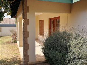 3 Bed House in Featherbrooke Estate