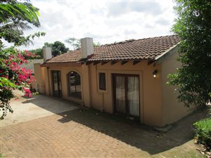 6 Bed House in Atholl Heights