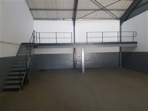 380 m² Industrial space in Airport Industria
