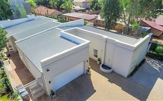 3 Bedroom House in Menlo Park
