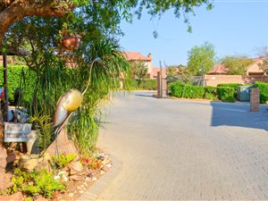 2 Bed Apartment in Hazeldean (Silverlakes Surroundings)