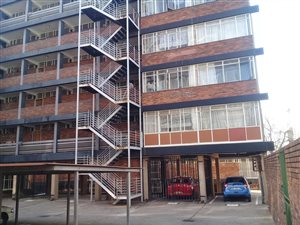 3 Bed Apartment in Sunnyside