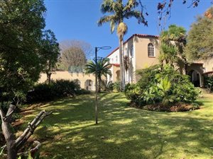 5 Bed House in Westcliff