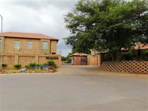 3 Bed Duplex in Montana Gardens