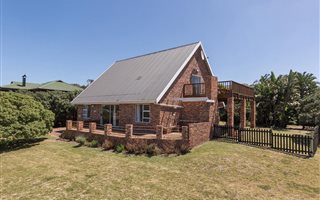 3 Bedroom House in Cannon Rocks