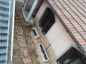 4 Bed House in Waterfall
