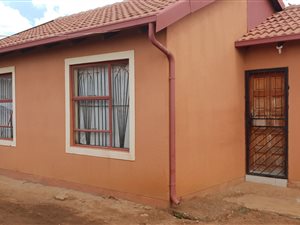2 Bed House in Lakeside