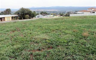 980 m² Land available in Strelitzia Park