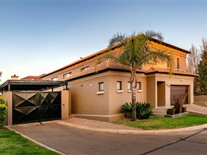 5 Bed House in Amberfield