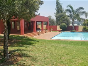 3 Bed Townhouse in Marais Steyn Park