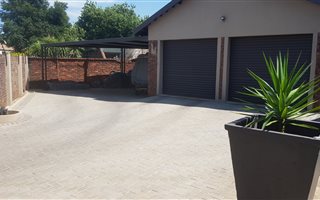 3 Bedroom House in Wierda Park