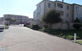 2 Bedroom Apartment in Parklands