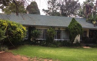 3 Bedroom House in Kensington B