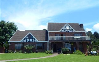 6 Bedroom House in Bothas Hill