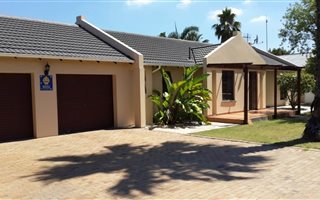 4 Bedroom House in Mikro Park