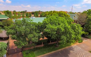 5 Bedroom House in Centurion Golf Estate