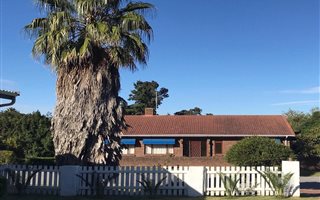 5 Bedroom House in Old Place
