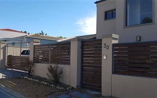4 Bedroom House in Blouberg Sands
