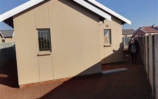 3 Bedroom Simplex in Alberton
