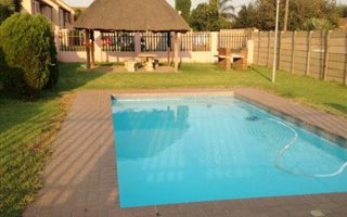 2 Bedroom Townhouse in Verwoerdpark