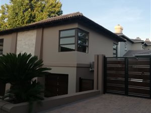 2 Bedroom Apartment in Dainfern Valley