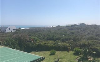 1 Bedroom Garden Cottage in Grotto Bay
