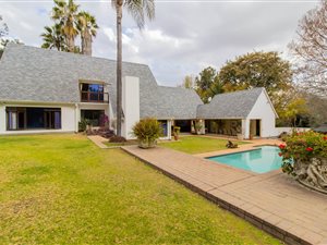 6 Bed House in Chartwell
