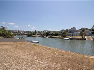 520 m² Land available in Royal Alfred Marina