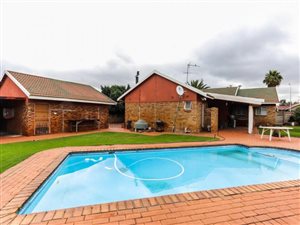 3 Bed House in Falcon Ridge