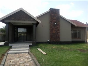 4 Bed House in Kempton Park Central