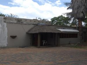 2 Bed House in Johannesburg North
