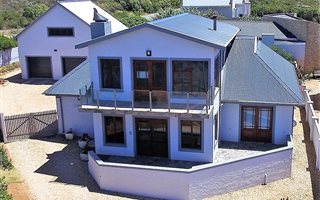 5 Bedroom House in Jongensfontein