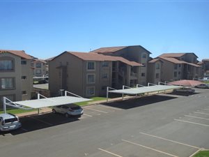 3 Bed Apartment in Kleinfontein