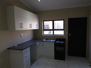 Bachelor apartment in Bredell AH