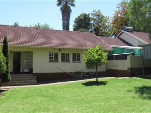 9 Bed House in Glen Austin