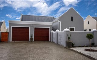 2 Bedroom House in Admirals Park