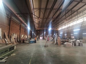 1970 m² Industrial space in Nellmapius