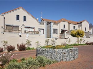 2 Bed Apartment in Melrose Estate