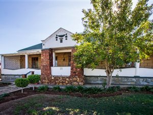 4 Bed House in Oudtshoorn Central