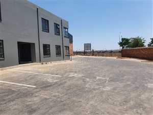 1200 m² Industrial space in Clayville