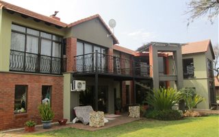 5 Bedroom House in Buffelspoort