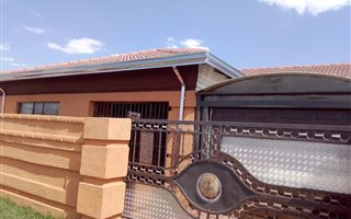 3 Bedroom House in Bophelong