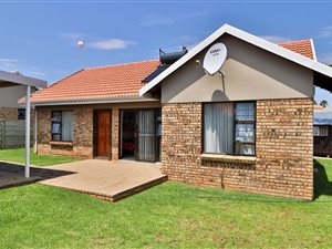 3 Bed Townhouse in Langenhoven Park