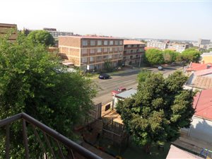 2 Bed Apartment in Alberton
