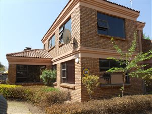 3 Bed House in Country View