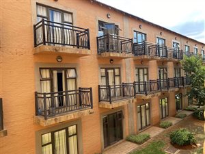1 Bed Apartment in Spitskop