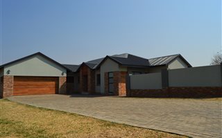 3 Bedroom House in Lifestyle Estate
