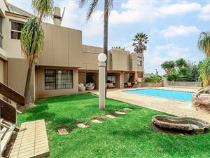 5 Bed House in Kloofendal